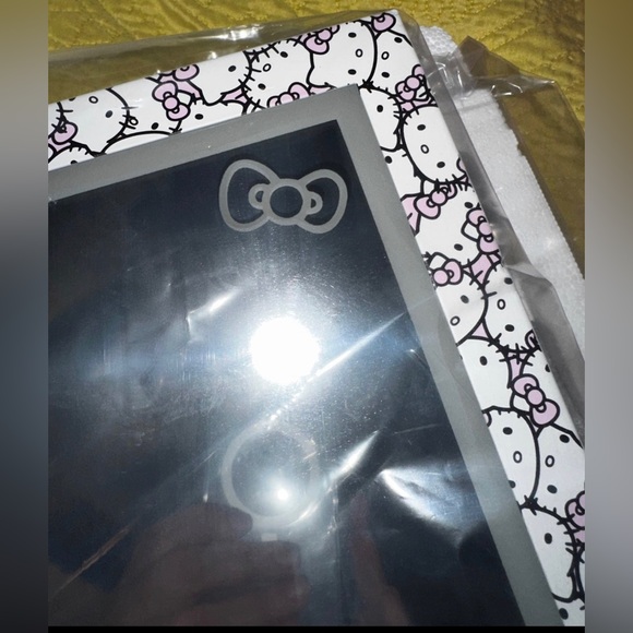 HELLO KITTY TRI-TONE LED MAKEUP MIRROR Sanrio - Picture 9 of 9